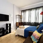 Omar do Rio - BC703 - Studio Moderno, Internet 240mbps, Smart TV a 05 minutos das Praias de Ipanema, Copacabana e Arpoador, 100metros do Metrô General Osório